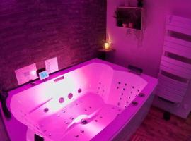 SPA privatif Love room, Le Hammam et Bulles, chez Nuits Chartraines，位于沙特尔的酒店