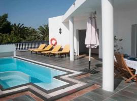 Villas del Mar Viña y Cabrera，位于卡列罗港的酒店