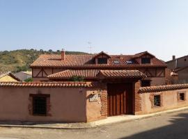 Casa de Barro，位于Matarrubia的家庭/亲子酒店