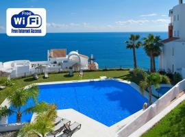 Apartamento de lujo con impresionantes vistas al mar en Torrox Costa，位于托罗克斯的酒店