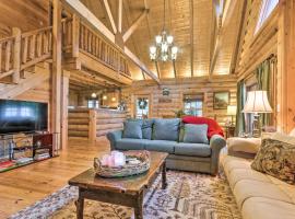 Superb Linville Mountain Cabin with Wraparound Decks，位于林维尔的度假屋