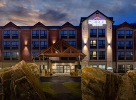 Microtel Inn & Suites by Wyndham Mont Tremblant，位于蒙特朗布朗的酒店