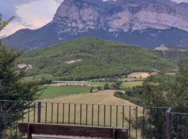 Preciosas Vistas a La Montaña, Luminoso y Acogedor，位于El Pueyo de Araguás的酒店