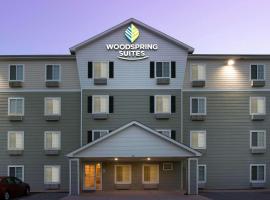 WoodSpring Suites Clarksville Ft. Campbell，位于克拉克斯维尔的酒店