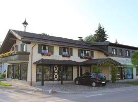 Gästehaus Sattlerhof，位于基姆湖畔贝尔瑙的旅馆