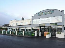 泰坦酒店，位于克莱德班克格拉斯哥机场 - GLA附近的酒店