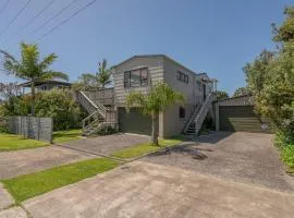 Surf Stay - Whitianga Holiday Home