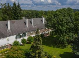 Boutique Hotel Zum Oberjäger, Schloss Lackenbach，位于Lackenbach李斯特博物馆附近的酒店