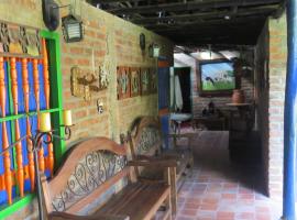ECO HOTEL LOS LAGOS，位于Marsella的酒店