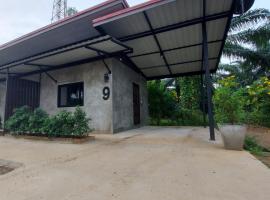 ชาลีรีสอร์ท ชุมพร，位于春蓬的自助式住宿