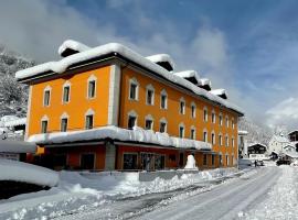 Boutique und Bier Hotel des alpes，位于菲施的酒店