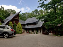 Hotel Walcerek，位于亚罗钦的酒店