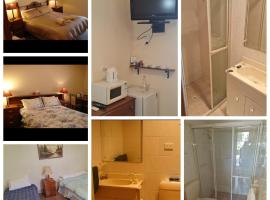 Truro Weighbridge Motel & Cafe，位于Stockwell的酒店