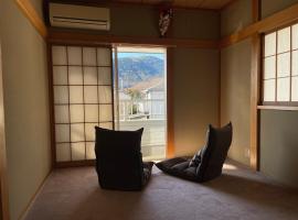 次郎の家，位于笛吹市的酒店