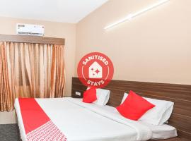 OYO 17106 Hotel Royal，位于门格洛尔的酒店