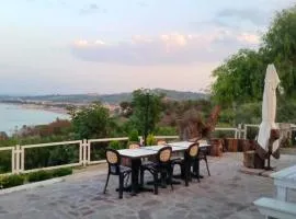 2 bedrooms house with sea view and furnished garden at Vasto 4 km away from the beach