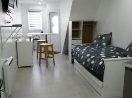 Deux studios centre village Loft ou cosy Studio-Cosy，位于Brouckerque的酒店