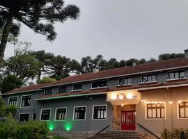 Pousada Vista do Lago - HOSTEL，位于格拉玛多的酒店