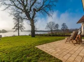 5 Sterne Ferienhaus direkt am See mit Sauna-Kamin-Garten