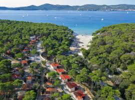 Camping Park Soline Mobile homes，位于比奥格勒·纳·莫鲁的露营地