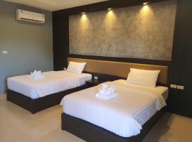 Namkhem Inn，位于Takua Pa的酒店