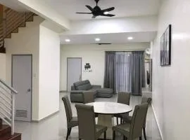 KS 80 Homestay (15pax)4R3B ~WiFi~ near Jetty