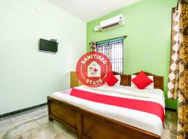 OYO 70468 Hotel Gem Lodge，位于Padiyūr的酒店