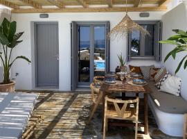 Villa Ypsilon Naxos - luxury holiday house with amazing sea view & private pool，位于圣安娜纳克索斯的酒店