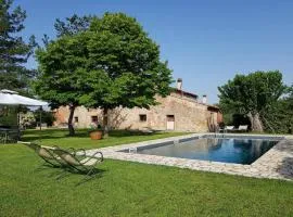 Charming House in Trequanda + Pool