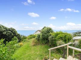 Ridge Top Views - Paekakariki Holiday Home，位于Paekakariki的酒店