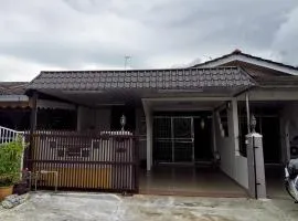 Bagan Terrace House near to Sunway Carnival Mall, Seberang Jaya