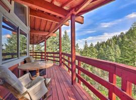 Lake Arrowhead Cabin with Deck and Stunning Mtn Views!，位于圣贝纳迪诺的酒店