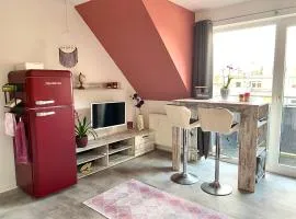 Eigenes Apartment im Herzen der Stadt mit Balkon und WLAN II