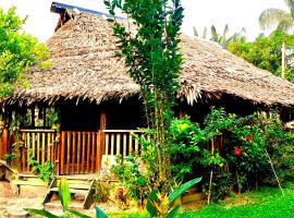 Bungalow In The Jungle -Ecolodge HUITOTO，位于莱蒂西亚的住宿加早餐旅馆