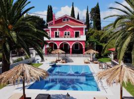 Zissis Villa & pool 5min drive to beach，位于Káto Yerakaríon的别墅