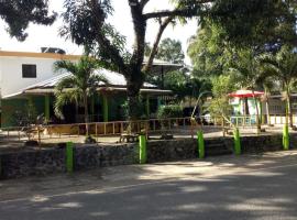 DARLYN´S PARADISE，位于Piedra Blanca的酒店