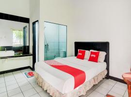 OYO 3424 Hotel Bitung Plaza，位于美娜多的酒店