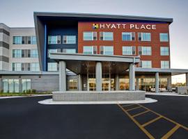 Hyatt Place at Wichita State University，位于威奇托威奇托州立大学 - 塞斯纳体育场附近的酒店