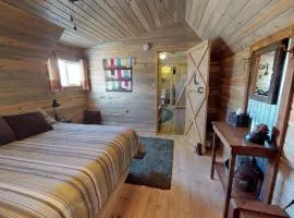 Canyonlands Barn Cabin with Loft, Full Kitchen, Dining Area for Large Groups
