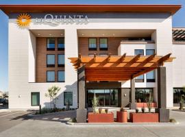 La Quinta Inn & Suites by Wyndham Santa Rosa Sonoma，位于圣罗莎的酒店