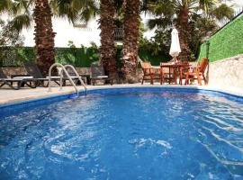 Dadya Villa 1 - Villa with private pool - 750m distance to the beach，位于达特恰的酒店