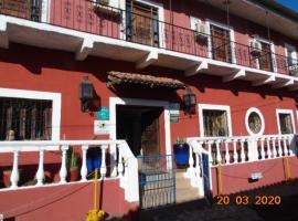 Hotel El Casino，位于Casares的酒店