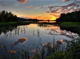 La Découverte, Jacuzzi, Sauna, et Terrasse avec vue sur lac à la campagne entre Toulouse et Auch