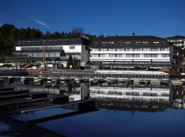 霍尔门峡湾酒店，位于Nesbru的酒店