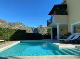 Villa Almond