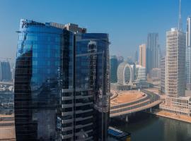 Radisson Blu Hotel, Dubai Canal View，位于迪拜的酒店