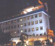 Siris Hotel，位于新锡里马里纳的酒店