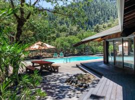 The Merryman Cabin，位于Hawkins Bar的酒店