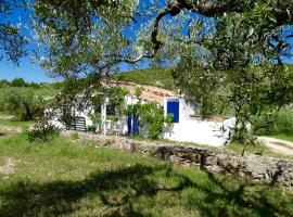 Casita Blanca，位于埃尔佩雷略的酒店