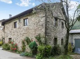 Spacious House with Jacuzzi, Mountain View near Tineo